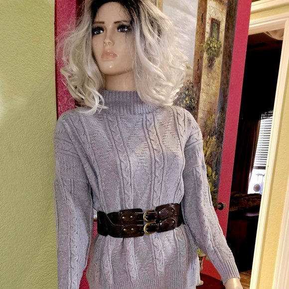 Women's Turtle Neck Seater with Long Skirt all Cable Knit. W/Belt Included M/L - Picture 3 of 9